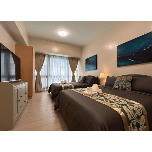 Walking Distance to NAIA Terminal 3 Newport City Condo with 400mbps WIFI and free 4K Netflix access