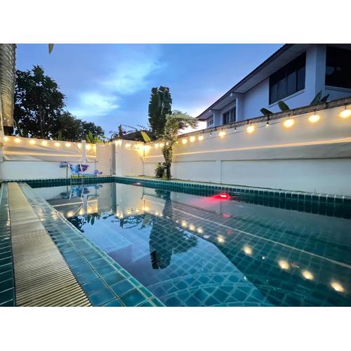 walking st 3kM,5 BR villa