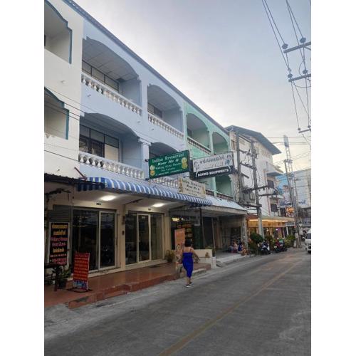 Walking Street Pattaya Beach Ordinary Rooms Guest House วอล์คกิ้งสตรีทพัทยาชายหาดพัทยาห้องธรรมดาเกสท์เฮ้าส์