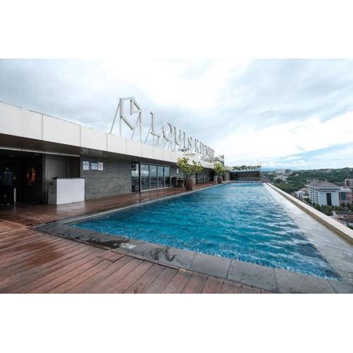 Warhol Residence at Louise Kienne Simpang Lima Semarang