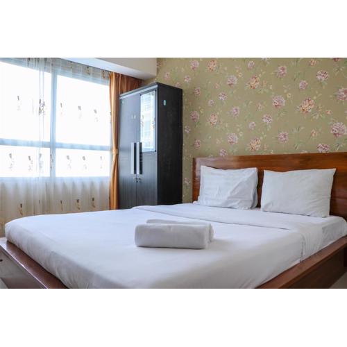 Warm and Good Deal Studio Springlake Summarecon Bekasi Apartment By Travelio