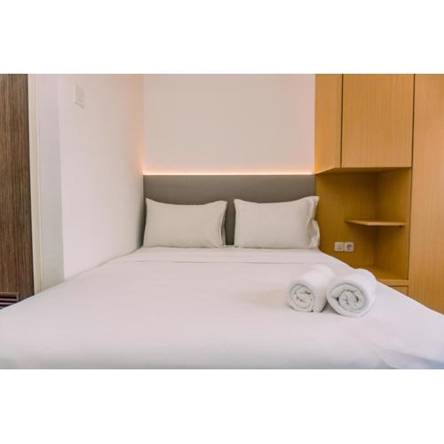 Warm and Simply Look Studio Room at Serpong Garden Apartment By Travelio
