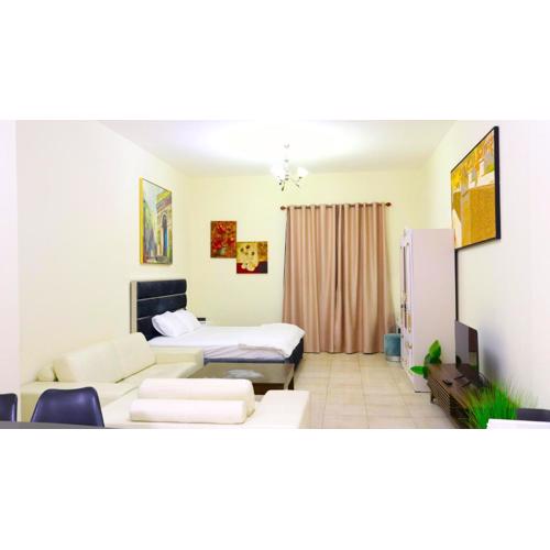 Warm & Cozy Studio Apartment