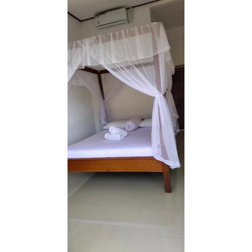 Warung Jemeluk & Home Stay