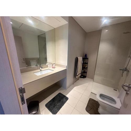 Water Edge 1BR retreat Prime location scenic views