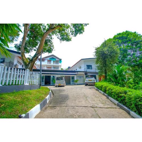 Water Front Hotel - Kandy