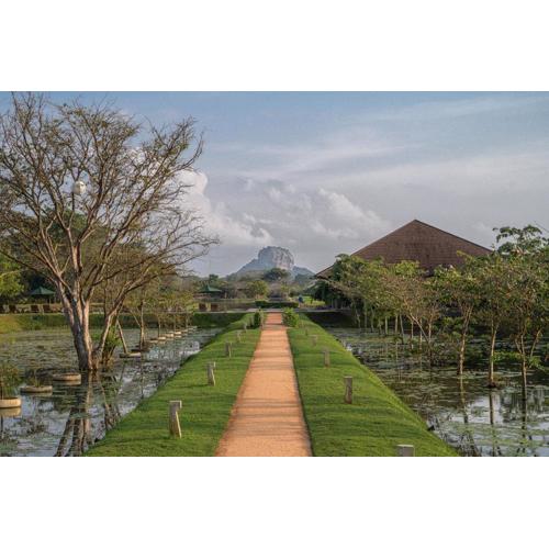 Water Garden Sigiriya - 30 Chic Designed Private Villas Overlooking Sigiriya
