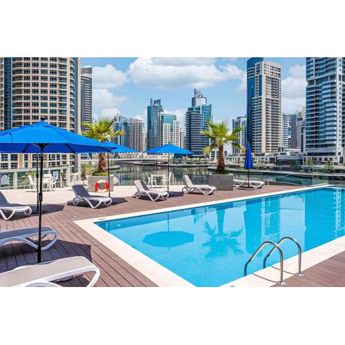 Waterfront Living Bright 1 Bedroom Marina