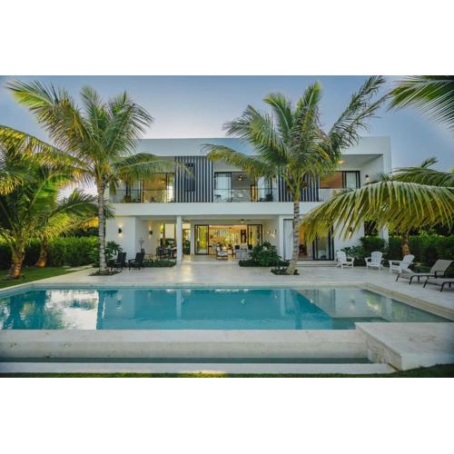 Waterfront Luxury Home in Punta Cana Resort & Club