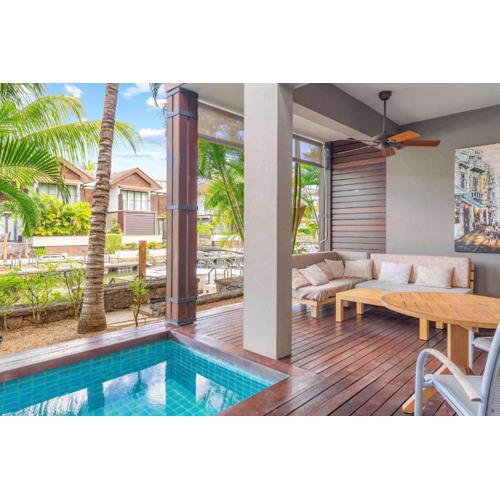 Waterfront Luxury Lodge w Private Pool