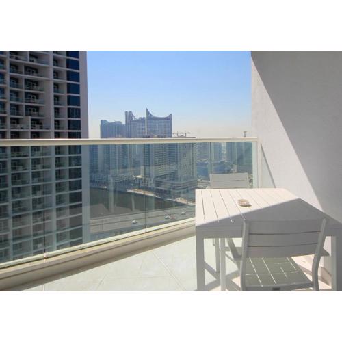 Waterfront Studio with Balcony Near Dubai Mall