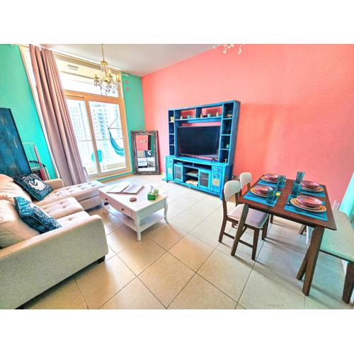 Waterfront Tropical Themed 2 BR