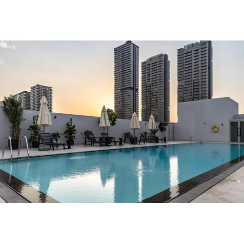 Waves - Luxury Meets Comfort, Modern 1BR in JVCs Luma22