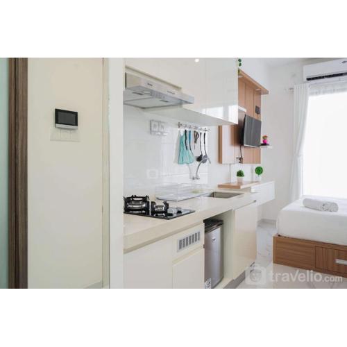 Well Appointed and Homey Studio at Sky House BSD Apartment By Travelio
