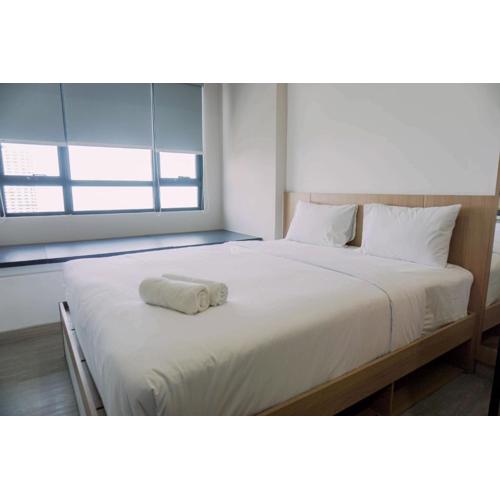 Well Furnished and Comfy Studio Collins Boulevard Apartment By Travelio