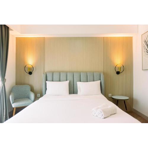 Well Furnished and Elegant 1BR at Bintaro Embarcadero Apartment By Travelio