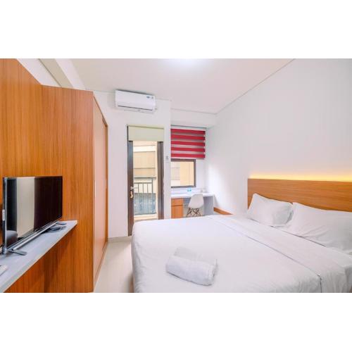 Well Furnished Studio at Transpark Cibubur Apartment By Travelio