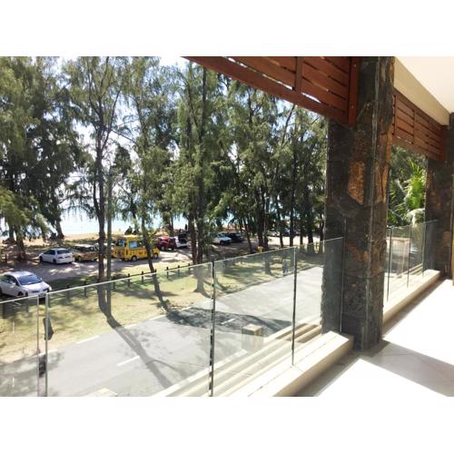 West Front One No 4 with SEAFRONT - LICENSED BY TOURISM AUTHORITY 14977 Flic en Flac Mauritius