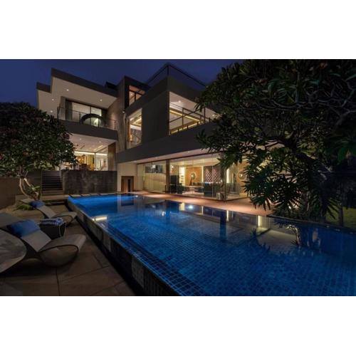 Western Taste of 5 BR Luxurious Villa Canggu CYN