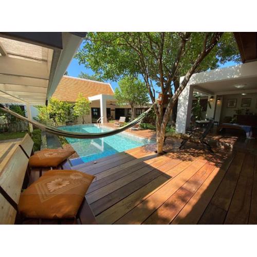 Whisper Oasis Chiang Mai - 3BR, 10 Guests, Daily Housekeeping - Designer Jacuzzi Pool Villa