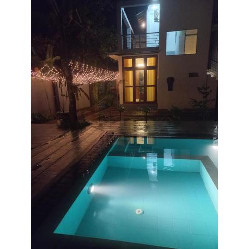 White House green home