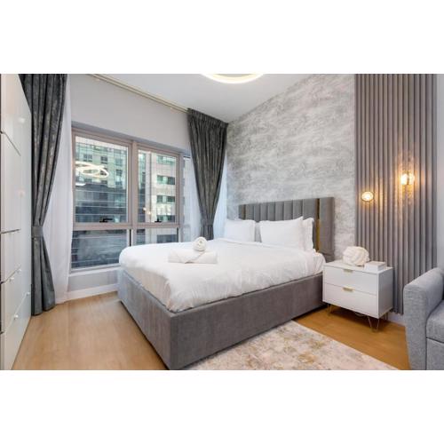 White Sage Stunning New Studio in Marina