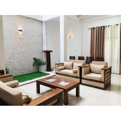 White Square Home-stay