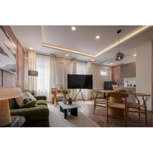 Whole Floor Penthouse, 3 Bedroom 3 Bath, Next to Metro Station