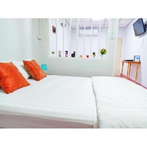 whole house for 5 guests 3 beds