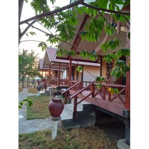 Why Not Bar And Bungalows