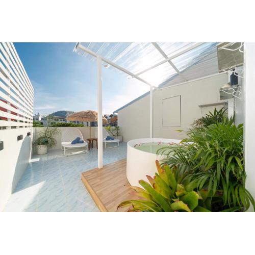 Wink Centre House 10 Patong Beach