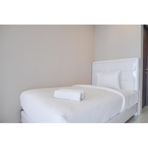 Wonderful and Homey Studio Vasaka Solterra Apartment By Travelio