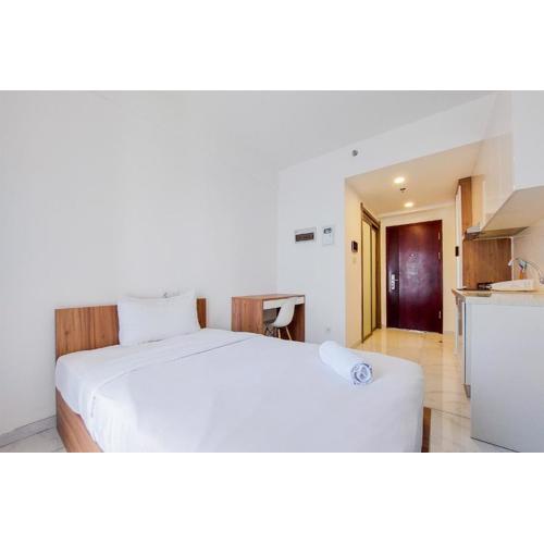 Wonderful Studio Apartment at Sky House Alam Sutera By Travelio
