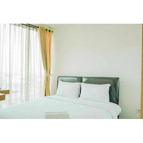 Wonderful Studio Apartment at Tree Park City BSD By Travelio