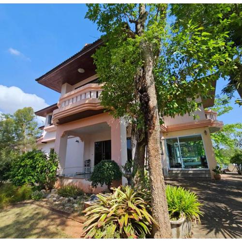 Wooden house and birdsong2