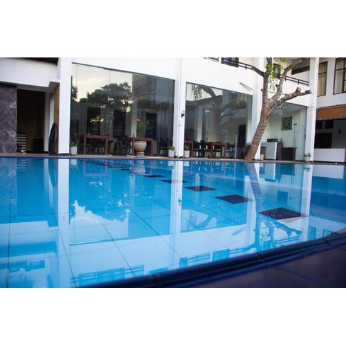 Woodnest Windmill Beach Hotel