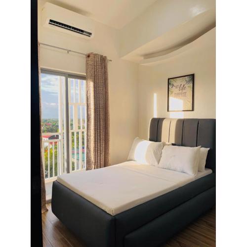 WV 20 Smooth Space Minimalist Apartment