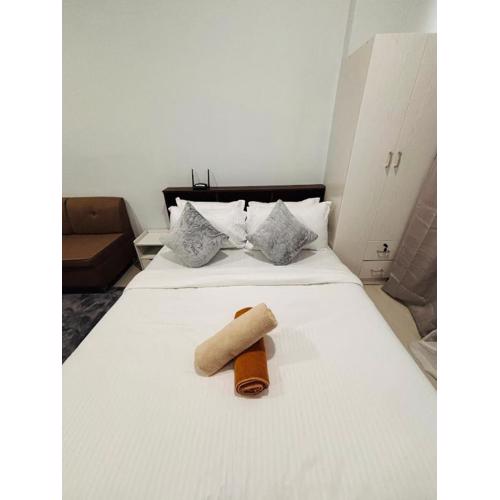 WV 25 Minimalist Chic Stay