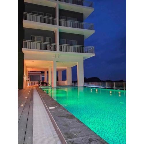 WV Tower 2 unit 517 Garden Residence