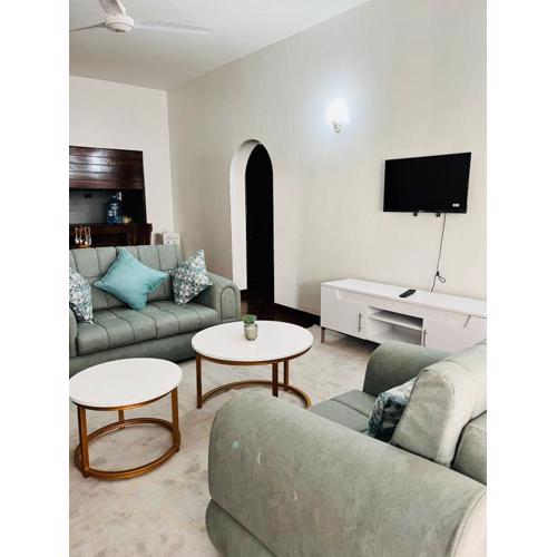 WYNE'S COZY 2 BEDROOM IN SHANZU