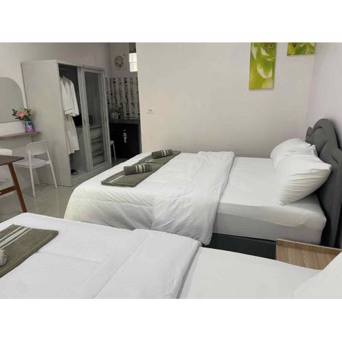 Yada House Sunny family