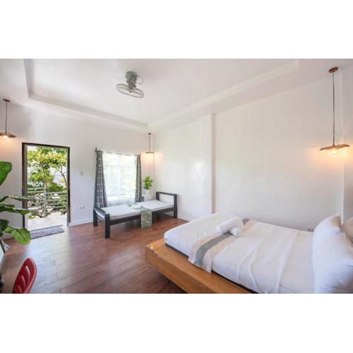 YAMA APARTMENTS - Private Beachfront