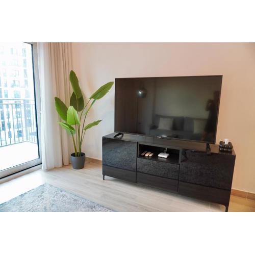 Yas Island 1BR Walk to F1, Ferrari & SeaWorld