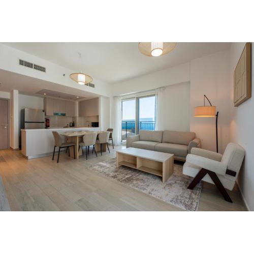 Yas Island 3BR plus Maid Pool, Gym, Near SeaWorld & Ferrari World