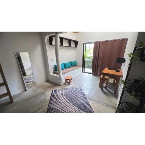 Yay Lodge SIARGAO, 2BR, fast Wifi, AC & fan