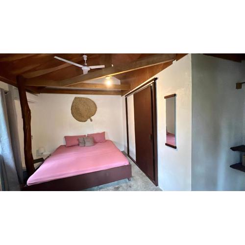 Yay Lodge SIARGAO, private room 4 with AC & hot shower and fast Starlink Wifi