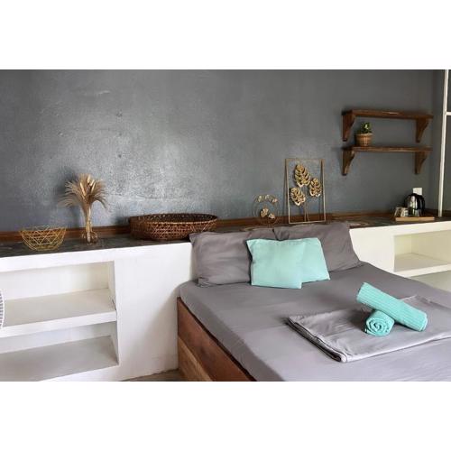 Yay Lodge SIARGAO, spacious room with AC & hot shower and fast Starlink Wifi