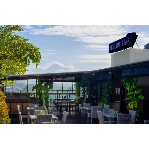 Yellow Star Ambarukmo Hotel