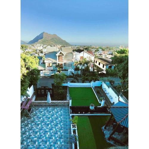 Yiru Academy's upstairs art & viewing room 2