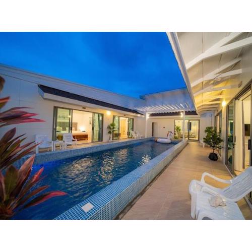 普吉岛Yona豪华型四卧泳池别墅1号